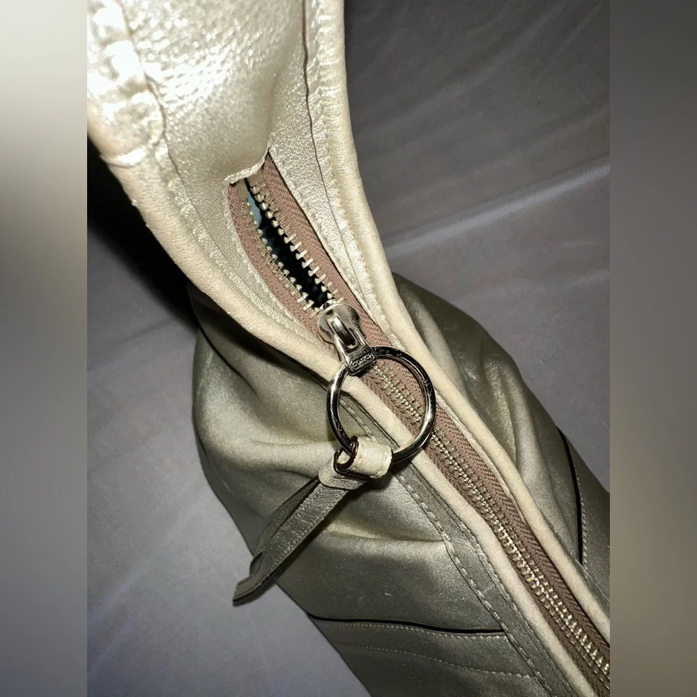 Coach •  Vintage Gold Shoulder Hobo Ergo Pleated Purse • Leather Bag - Picture 3 of 11